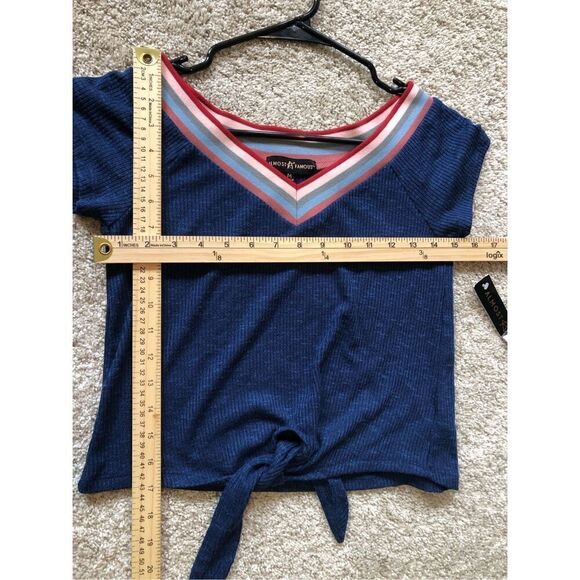 Almost Famous Women’s Blue Short Sleeve V Neck Tie in Front Blouse Size M NWT - Picture 5 of 5